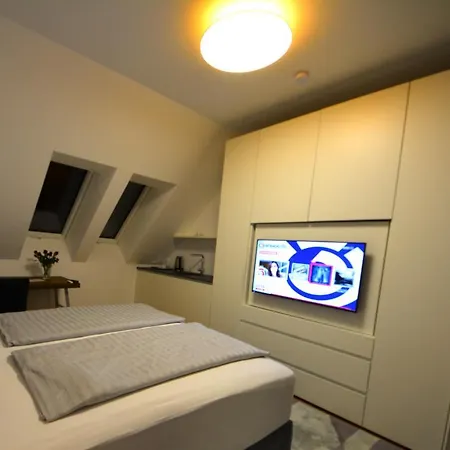 Wohnanders * 퓌르슈텐펠트